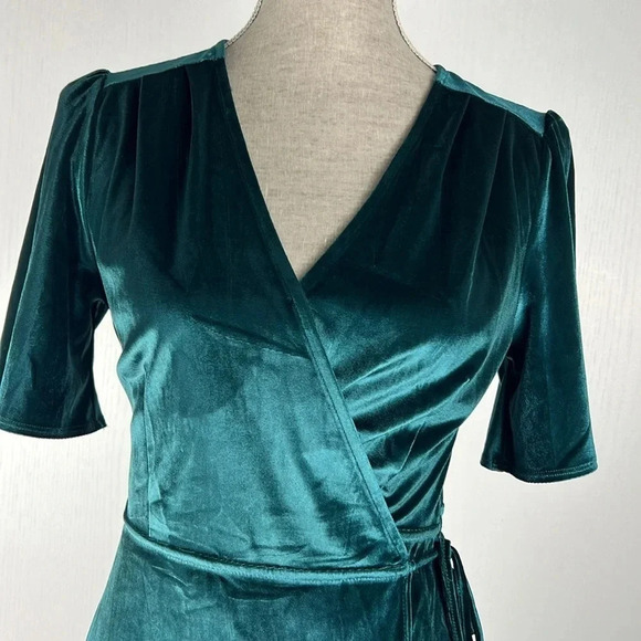 Lulus Amour Teal Green Luxe Stretch Velvet High-Low Wrap Dress V-Neck Size M - Picture 7 of 15